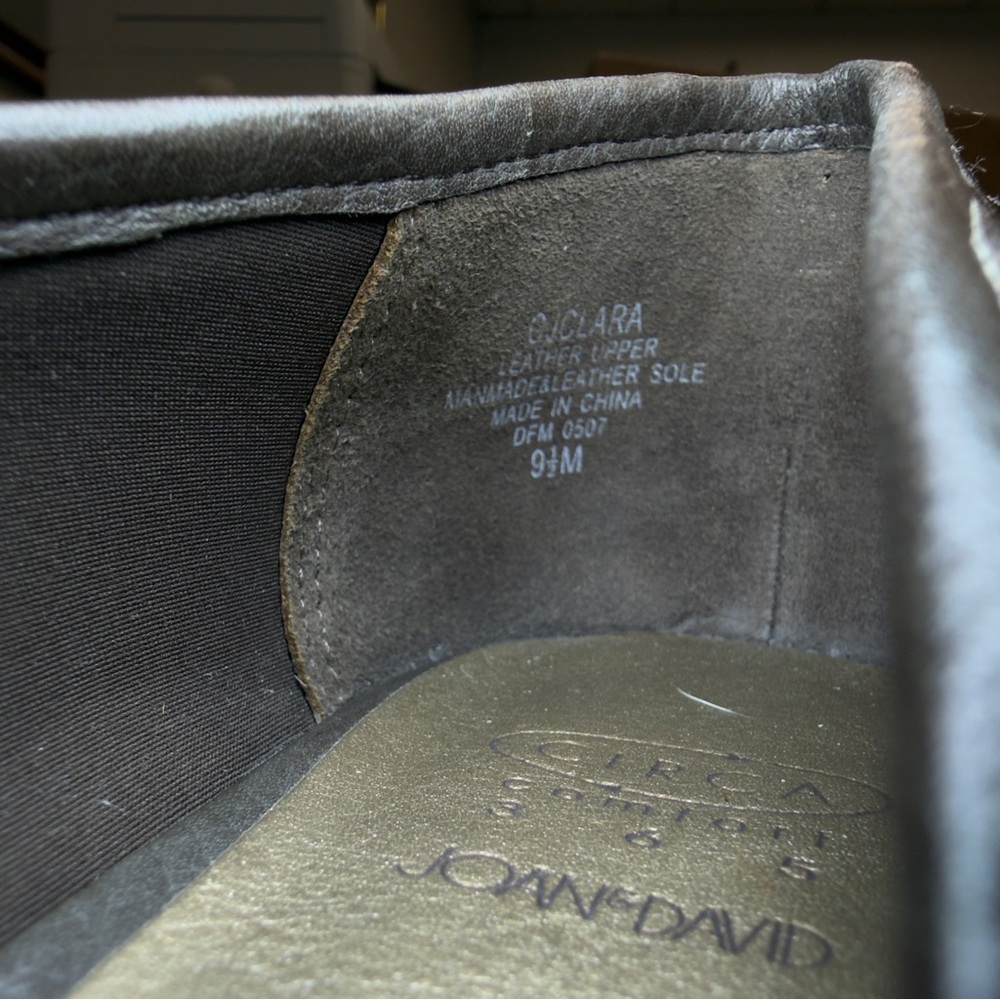 Circa Joan & David Classic Brown Leather Pointed-Toe Loafers Size 9.5 - Picture 6 of 11